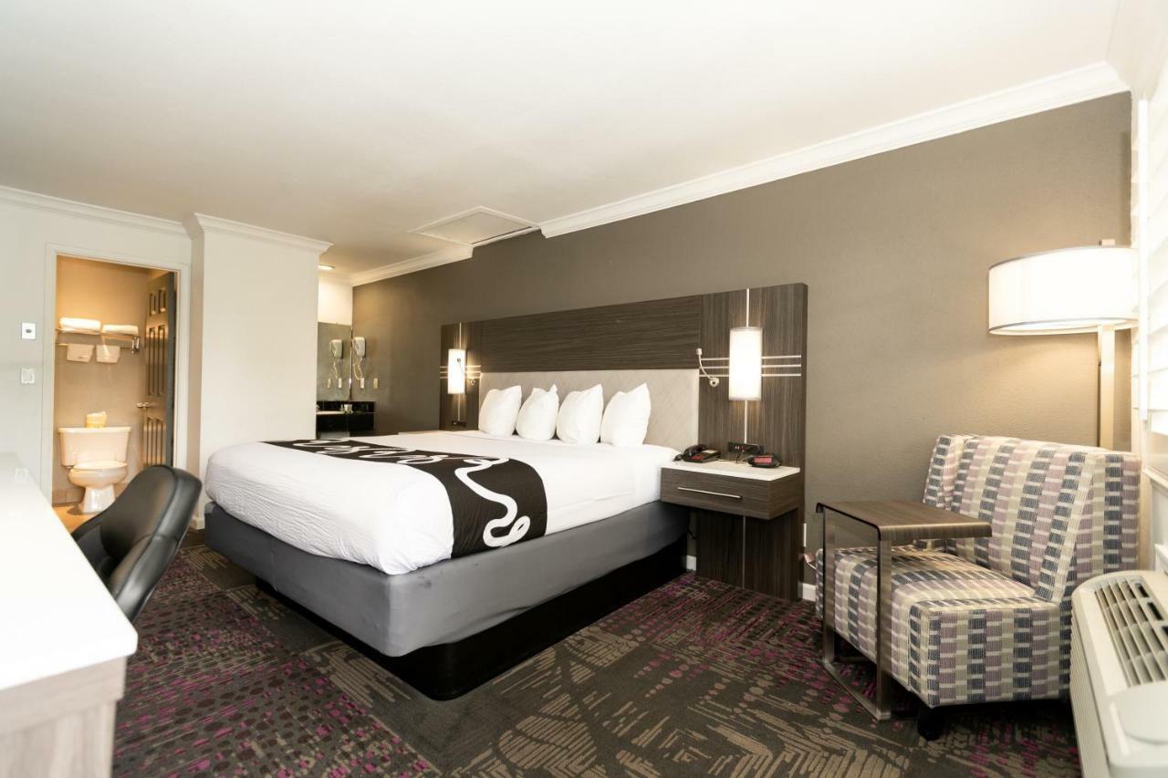Rodeway Inn San Jose Hwy-101 Tully Rd Exit Exteriör bild